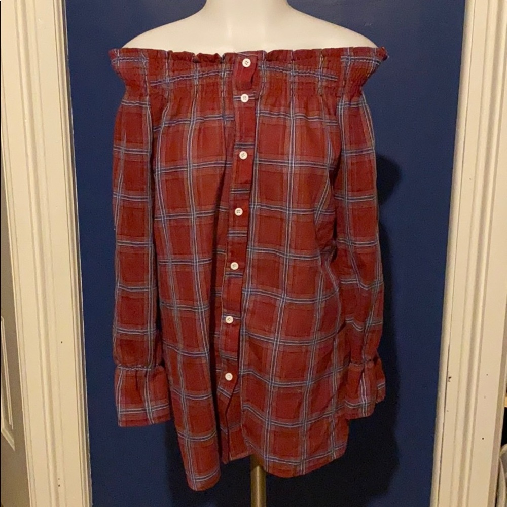 Papillon off the shoulder shirt size M